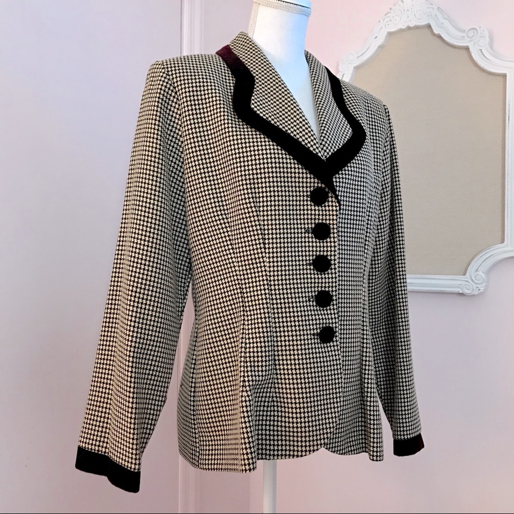 Vintage Dark Academia Velvet Trim Blazer